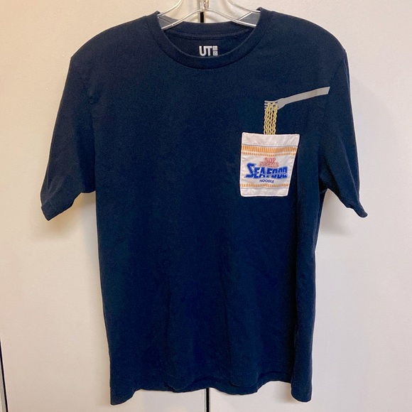 NWOT Uniqlo Cup Noodles T-shirt Men’s Medium Seafood CupNoodles - Picture 1 of 4